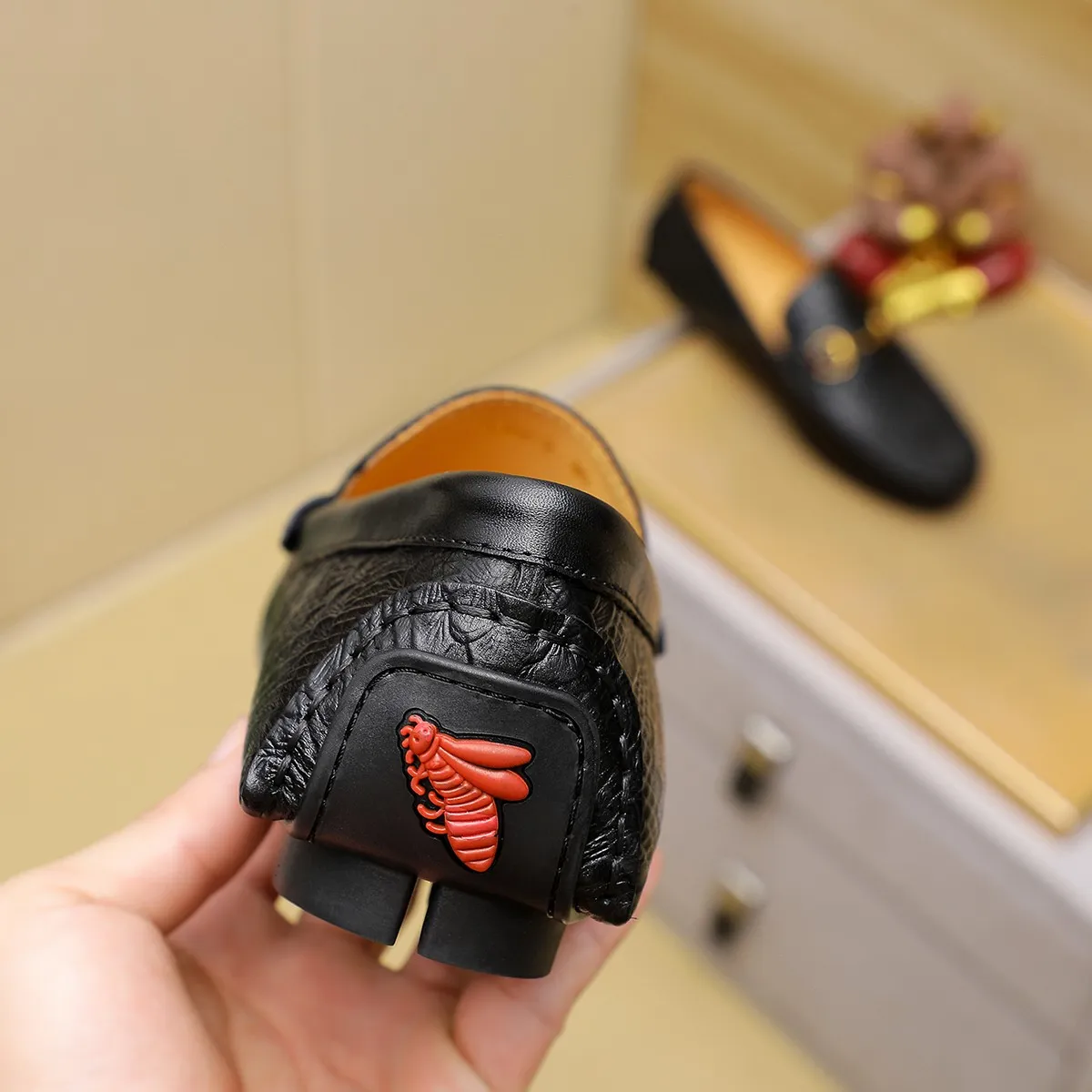 Men's shoes💰380💰🕷🕷️【 GUCCI 】Gucci's best-selling trendy men's casual slip-on shoes 🇨🇳Official website original 1:1 mold 💯Original quality, fine workmanship ☘Fashionable and versatile, perfect shape, comfortable on the feet 🍓Trendy men's recommended model, imported cowhide on the top layer 🎋High-quality pigskin lining, rubber wear-resistant and non-slip outsole, high-end atmosphere, worth owning 🍉Optional 38-44
